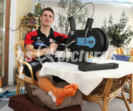 Eisschnellauf. Christian Pichler. Training am Handergometer. Klagenfurt, am 8.3.2010.
Foto: Kuess
---
pressefotos, pressefotografie, kuess, qs, qspictures, sport, bild, bilder, bilddatenbank