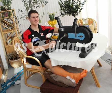 Eisschnellauf. Christian Pichler. Training am Handergometer. Klagenfurt, am 8.3.2010.
Foto: Kuess
---
pressefotos, pressefotografie, kuess, qs, qspictures, sport, bild, bilder, bilddatenbank