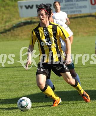 Fussball Kaerntner Liga. Griffen gegen Lendorf. Thomas Partei (Griffen). Griffen, am 14.5.2011.
Foto: Kuess
---
pressefotos, pressefotografie, kuess, qs, qspictures, sport, bild, bilder, bilddatenbank