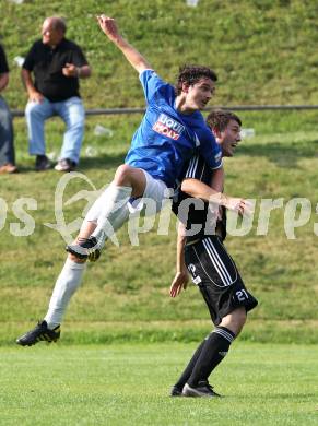 Fussball Unterliga Ost. Koettmannsdorf gegen Liebenfels. Christian Hutter (Koettmannsdorf), Christopher Isopp (Liebenfels). Koettmannsdorf, am 22.5.2011.
Foto: Kuess  
---
pressefotos, pressefotografie, kuess, qs, qspictures, sport, bild, bilder, bilddatenbank