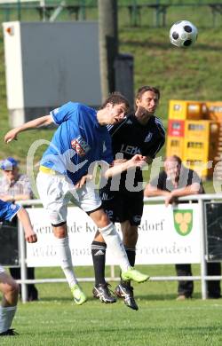 Fussball Unterliga Ost. Koettmannsdorf gegen Liebenfels. Christian Schimmel (Koettmannsdorf), Klaus Biei (Liebenfels). Koettmannsdorf, am 22.5.2011.
Foto: Kuess  
---
pressefotos, pressefotografie, kuess, qs, qspictures, sport, bild, bilder, bilddatenbank