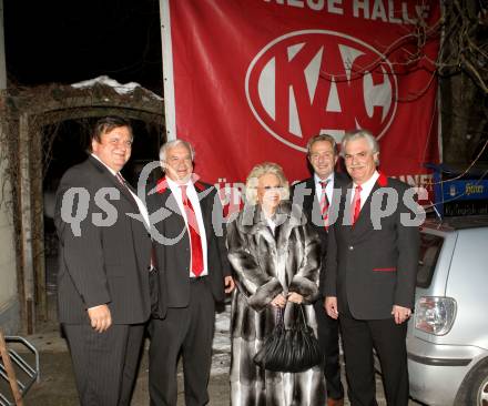 EBEL. Eishockey Bundesliga. Karl Safron, Helmut Reichel, Heidi Horten, Karl Nedwed. Klagenfurt, am 14.12.2010.
Foto: Kuess
---
pressefotos, pressefotografie, kuess, qs, qspictures, sport, bild, bilder, bilddatenbank