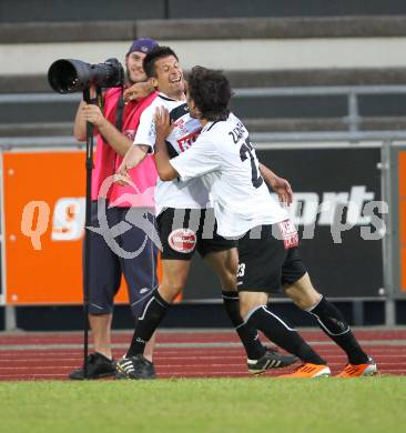 Fussball Erste Liga. WAC/St. Andrae gegen FC Gratkorn.  Torjubel Kreuz Markus, Zakany Sandro (WAC). Wolfsberg, 24.5.2011
Foto: Kuess

---
pressefotos, pressefotografie, kuess, qs, qspictures, sport, bild, bilder, bilddatenbank