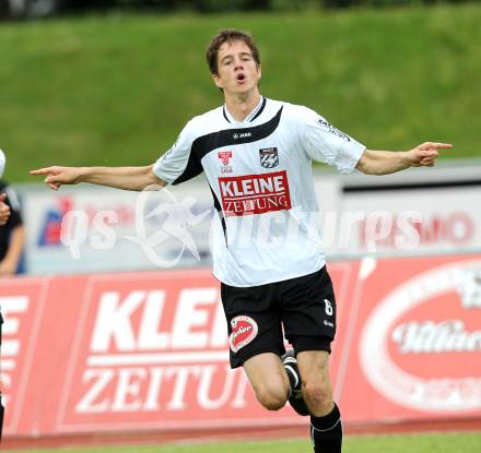 Fussball Erste Liga. WAC/St. Andrae gegen FC Gratkorn.  Torjubel Christian Falk (WAC). Wolfsberg, 24.5.2011
Foto: Kuess

---
pressefotos, pressefotografie, kuess, qs, qspictures, sport, bild, bilder, bilddatenbank