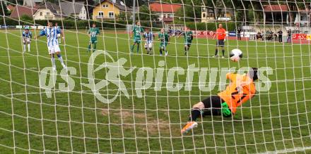 Fussball KFV Cup Finale. VSV gegen Lendorf. Sandro Ebner (VSV), Alexander Zagler (Lendorf). Villach, amm 25.5.2011.
Foto: Kuess
---
pressefotos, pressefotografie, kuess, qs, qspictures, sport, bild, bilder, bilddatenbank