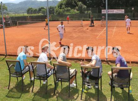 Fussball. Bundesliga. Erste Liga. Tennisturnier WAC/St. Andrae. Manuel Kerhe, Christian Dobnik, Marco Sahanek, Patrick Pfennich. Klagenfurt, am 25.5.2011.
Foto: Kuess
---
pressefotos, pressefotografie, kuess, qs, qspictures, sport, bild, bilder, bilddatenbank