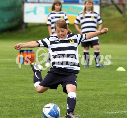 Fussball. Girlies Cup. Gmuend, 28.5.2011.
Foto: Kuess
---
pressefotos, pressefotografie, kuess, qs, qspictures, sport, bild, bilder, bilddatenbank