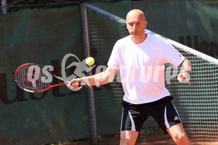 Fussball Bundesliga. Erste Liga. Tennisturnier WAC/St. Andrae. Co-Trainer Slobodan Grubor. Klagenfurt, am 25.5.2011.
Foto: Kuess
---
pressefotos, pressefotografie, kuess, qs, qspictures, sport, bild, bilder, bilddatenbank