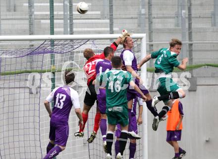 Fussball Regionalliga. SK Austria Klagenfurt gegen Weiz. Marc Baumgartner, Johannes Isopp, (Klagenfurt), Christian Friedl (Weiz). Klagenfurt, 1.6.2011.
Foto: Kuess
---
pressefotos, pressefotografie, kuess, qs, qspictures, sport, bild, bilder, bilddatenbank