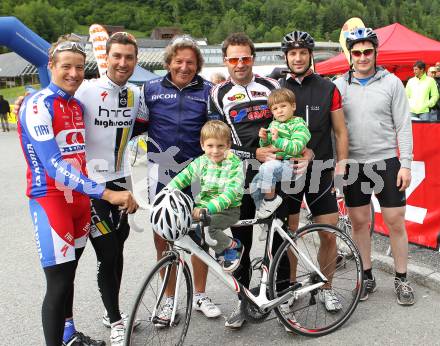 Radsport. Radmarathon. Marco Haller, Bernhard Eisel, Otto Flum (Praesident oesterr. Radverband), Peter Paco Wrolich mit seinen Soehnen,  Daniel Welser, David Schuller. Bad Kleinkirchheim, am 28.5.2011.
Foto: Kuess
---
pressefotos, pressefotografie, kuess, qs, qspictures, sport, bild, bilder, bilddatenbank