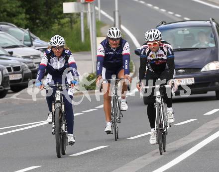 Radsport. Radmarathon. Dagmar Flum, Otto Flum (Praesident oestrr. Radsportverband); Peter Paco Wrolich. Bad Kleinkirchheim, am 28.5.2011.
Foto: Kuess
---
pressefotos, pressefotografie, kuess, qs, qspictures, sport, bild, bilder, bilddatenbank