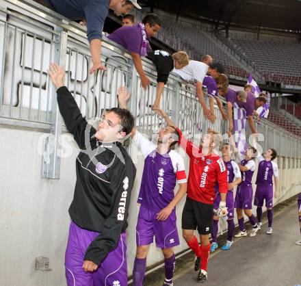 Fussball Regionalliga. SK Austria Klagenfurt gegen Weiz. Jubel, Fans. Klagenfurt, 1.6.2011.
Foto: Kuess
---
pressefotos, pressefotografie, kuess, qs, qspictures, sport, bild, bilder, bilddatenbank