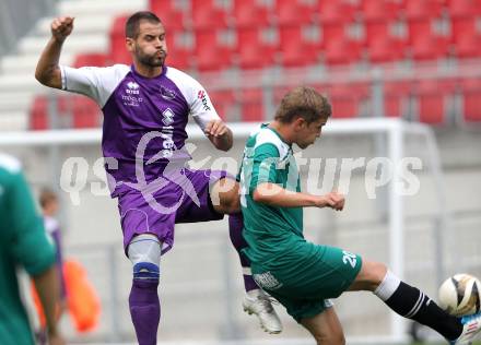 Fussball Regionalliga. SK Austria Klagenfurt gegen Weiz. Oliver Pusztai, (Klagenfurt), Roman Hasenhuetl (Weiz). Klagenfurt, 1.6.2011.
Foto: Kuess
---
pressefotos, pressefotografie, kuess, qs, qspictures, sport, bild, bilder, bilddatenbank