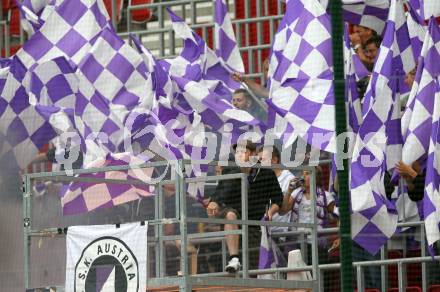 Fussball Regionalliga. SK Austria Klagenfurt gegen Weiz. Fans. Klagenfurt, 1.6.2011.
Foto: Kuess
---
pressefotos, pressefotografie, kuess, qs, qspictures, sport, bild, bilder, bilddatenbank