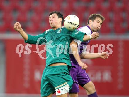 Fussball Regionalliga. SK Austria Klagenfurt gegen Weiz. Mathias Wrienz,  (Klagenfurt), Amel Sahbegovic (Weiz). Klagenfurt, 1.6.2011.
Foto: Kuess
---
pressefotos, pressefotografie, kuess, qs, qspictures, sport, bild, bilder, bilddatenbank