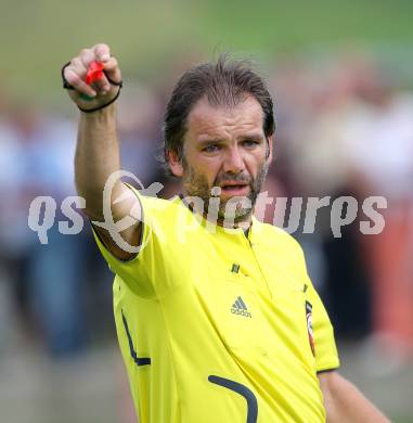 Fussball Unterliga Ost. Ruden gegen ATUS Ferlach. Schiedsrichter Gerhard Lukas Meschnark. Ruden, am 6.5.2011.
Foto: Kuess
---
pressefotos, pressefotografie, kuess, qs, qspictures, sport, bild, bilder, bilddatenbank