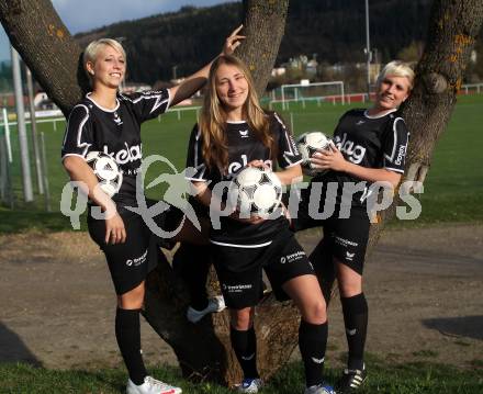 Fussball. OEFB Frauenliga, Oberes Play-Off. SK KELAG Kaernten Frauen. Winter Nike, Gatternig Nicole, Descovich Nicole. St. Veit, 10.8.2010.
Foto: Kuess
---
pressefotos, pressefotografie, kuess, qs, qspictures, sport, bild, bilder, bilddatenbank