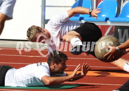 Fussball Bundesliga. Erste Liga. Training WAC/St. Andrae. Michael Sollbauer, Markus Kreuz. Wolfsberg, am 16.6.2011.
Foto: Kuess
---
pressefotos, pressefotografie, kuess, qs, qspictures, sport, bild, bilder, bilddatenbank