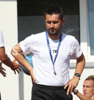 Fussball Bundesliga. Erste Liga. Training WAC/St. Andrae. Trainer Nenad Bjelica. Wolfsberg, am 16.6.2011.
Foto: Kuess
---
pressefotos, pressefotografie, kuess, qs, qspictures, sport, bild, bilder, bilddatenbank