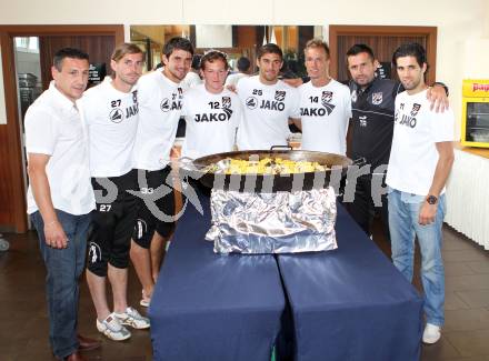 Fussball Bundesliga. Erste Liga. WAC/St. Andrae. Christian Puff, Christoph Cemernjak, Mihret Topcagic, Mario Kroepfl, Gernot Suppan, Rene Gsellmann, Trainer Nenad Bjelica, Jacobo. Wolfsberg, 16.6.2011.
Foto: Kuess
---
pressefotos, pressefotografie, kuess, qs, qspictures, sport, bild, bilder, bilddatenbank