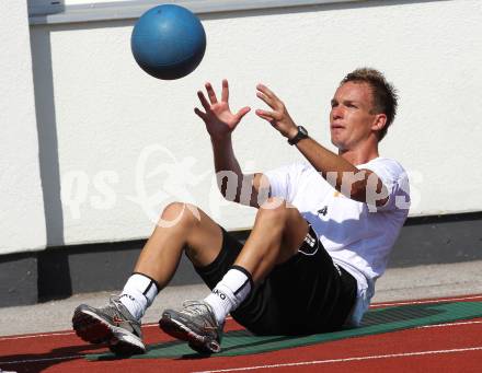 Fussball Bundesliga. Erste Liga. Training WAC/St. Andrae. Rene Gsellmann. Wolfsberg, am 16.6.2011.
Foto: Kuess
---
pressefotos, pressefotografie, kuess, qs, qspictures, sport, bild, bilder, bilddatenbank