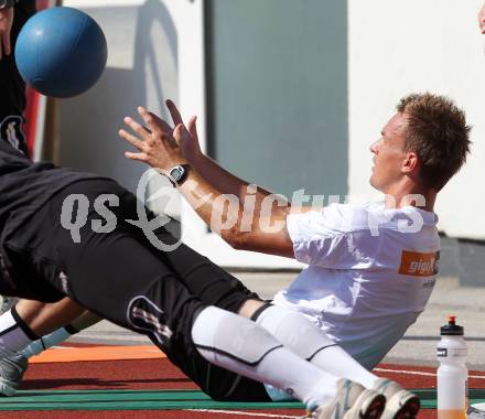 Fussball Bundesliga. Erste Liga. Training WAC/St. Andrae. Rene Gsellmann. Wolfsberg, am 16.6.2011.
Foto: Kuess
---
pressefotos, pressefotografie, kuess, qs, qspictures, sport, bild, bilder, bilddatenbank