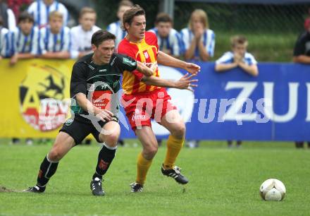 Fussball. Freundschaftsspiel. ATSV Wolfsberg gegen FC Wacker Innsbruck. Michael Friedrich HUebler (Wolfsberg), Miran Burgic (Innsbruck). Wolfsberg, 18.6.2011.
Foto: Kuess
---
pressefotos, pressefotografie, kuess, qs, qspictures, sport, bild, bilder, bilddatenbank