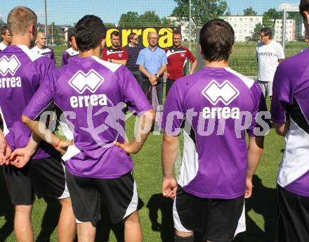 Fussball Regionalliga. Trainingsbeginn SK Austria Klagenfurt. Trainer Rudolf Perz, Hans Slocker, Tormanntrainer Wolfgang Thun-Hohenstein. Klagenfurt, am 20.6.2011.
Foto: Kuess
---
pressefotos, pressefotografie, kuess, qs, qspictures, sport, bild, bilder, bilddatenbank