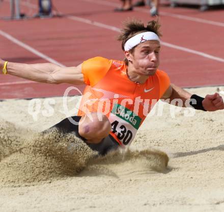 Leichtathletik. Oesterreichischer Cup der Bundeslaender U18. Weitsprung. Julian Kellerer. Villach, am 26.5.2011.
Foto: Kuess
---
pressefotos, pressefotografie, kuess, qs, qspictures, sport, bild, bilder, bilddatenbank