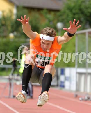 Leichtathletik. Oesterreichischer Cup der Bundeslaender U18. Weitsprung. Julian Kellerer. Villach, am 26.5.2011.
Foto: Kuess
---
pressefotos, pressefotografie, kuess, qs, qspictures, sport, bild, bilder, bilddatenbank