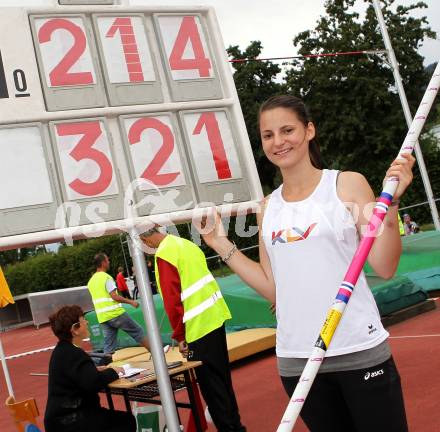 Leichtathletik. Oesterreichischer Cup der Bundeslaender U18. Stabhochsprung. Neuer Kaerntner Rekord. Katharina Regensburger. Villach, am 26.5.2011.
Foto: Kuess
---
pressefotos, pressefotografie, kuess, qs, qspictures, sport, bild, bilder, bilddatenbank