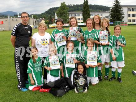 Fussball. Girlies Cup Finale. Sieger FC Feldkirchner Bomber. Feldkirchen, 18. Juni 2011.
Foto: Kuess
---
pressefotos, pressefotografie, kuess, qs, qspictures, sport, bild, bilder, bilddatenbank