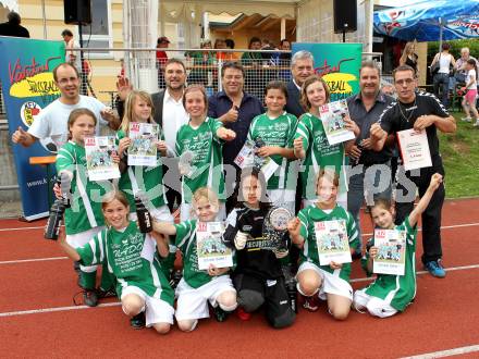 Fussball. Girlies Cup Finale. Sieger FC Feldkirchner Bomber. Feldkirchen, 18. Juni 2011.
Foto: Kuess
---
pressefotos, pressefotografie, kuess, qs, qspictures, sport, bild, bilder, bilddatenbank