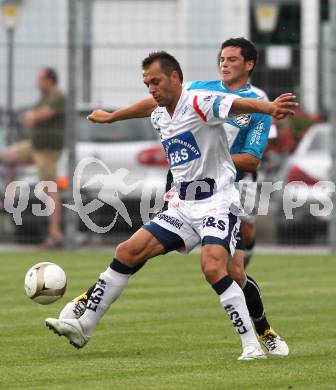 Fussball Testspiel. WAC/ St. AndrÃ¤ gegen SAK. Roland Putsche (WAC), Goran Jolic (SAK). Klagenfurt, am 1.7.2011.
Foto: Kuess
---
pressefotos, pressefotografie, kuess, qs, qspictures, sport, bild, bilder, bilddatenbank