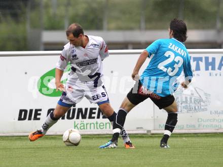 Fussball Testspiel. WAC/ St. AndrÃ¤ gegen SAK. Sandro Zakany (WAC), Christian Dlopst (SAK). Klagenfurt, am 1.7.2011.
Foto: Kuess
---
pressefotos, pressefotografie, kuess, qs, qspictures, sport, bild, bilder, bilddatenbank