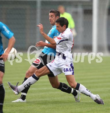 Fussball Testspiel. WAC/ St. AndrÃ¤ gegen SAK. Gernot Suppan (WAC), Thomas Riedl (SAK). Klagenfurt, am 1.7.2011.
Foto: Kuess
---
pressefotos, pressefotografie, kuess, qs, qspictures, sport, bild, bilder, bilddatenbank