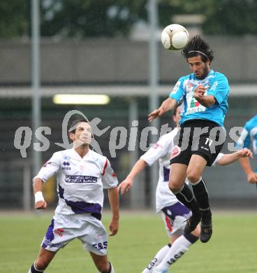 Fussball Testspiel. WAC/ St. AndrÃ¤ gegen SAK. Jacobo (WAC), Thomas Riedl(SAK). Klagenfurt, am 1.7.2011.
Foto: Kuess
---
pressefotos, pressefotografie, kuess, qs, qspictures, sport, bild, bilder, bilddatenbank