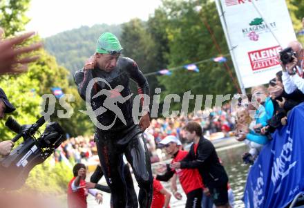 Ironman Austria. Schwimmstart. Marino Vanhoenacker (BEL). KLagenfurt, am 3.7.2011.
Foto: Kuess

---
pressefotos, pressefotografie, kuess, qs, qspictures, sport, bild, bilder, bilddatenbank