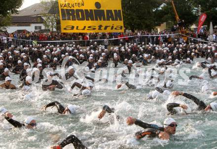 Ironman Austria. Schwimmstart. KLagenfurt, am 3.7.2011.
Foto: Kuess

---
pressefotos, pressefotografie, kuess, qs, qspictures, sport, bild, bilder, bilddatenbank