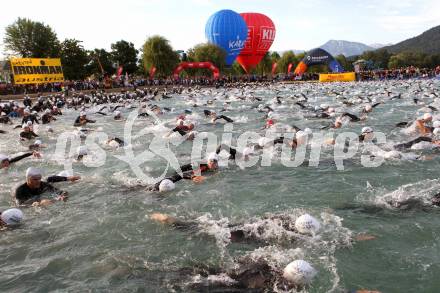 Ironman Austria. Schwimmstart. KLagenfurt, am 3.7.2011.
Foto: Kuess

---
pressefotos, pressefotografie, kuess, qs, qspictures, sport, bild, bilder, bilddatenbank