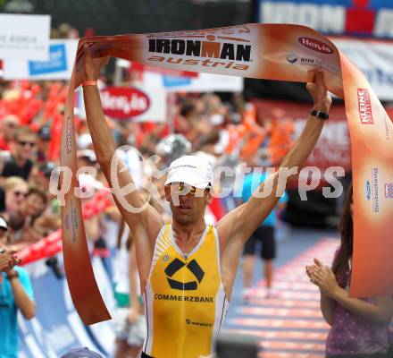 Ironman Austria.  Laufen. Neuer Weltrekord. Marino Vanhoenacker (BEL).. KLagenfurt, am 3.7.2011.
Foto: Kuess

---
pressefotos, pressefotografie, kuess, qs, qspictures, sport, bild, bilder, bilddatenbank