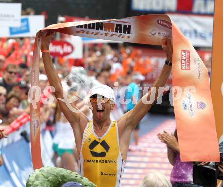 Ironman Austria. Laufen. Neuer Weltrekord. Marino Vanhoenacker (BEL) KLagenfurt, am 3.7.2011.
Foto: Kuess

---
pressefotos, pressefotografie, kuess, qs, qspictures, sport, bild, bilder, bilddatenbank