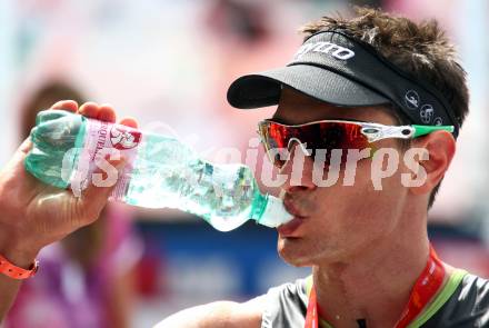 Ironman Austria Ziel. Michael Weiss (AUT) Klagenfurt am 3.7.2011 Foto: Kuess/ Goetzhaber
---
pressefotos, pressefotografie, kuess, qs, qspictures, sport, bild, bilder, bilddatenbank