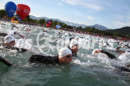 Ironman Austria Schwimmstart Klagenfurt am 3.7.2011 Foto: Kuess/ Goetzhaber
---
pressefotos, pressefotografie, kuess, qs, qspictures, sport, bild, bilder, bilddatenbank