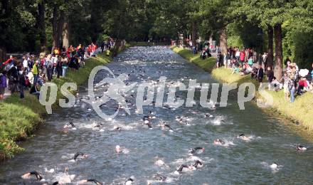 Ironman Austria Swimmen Klagenfurt am 3.7.2011 Foto: Kuess/ Goetzhaber
---
pressefotos, pressefotografie, kuess, qs, qspictures, sport, bild, bilder, bilddatenbank