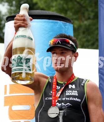 Ironman Austria Ziel. Michael Weiss (AUT) Klagenfurt am 3.7.2011 Foto: Kuess/ Goetzhaber

---
pressefotos, pressefotografie, kuess, qs, qspictures, sport, bild, bilder, bilddatenbank