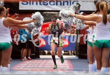 Ironman Austria Ziel. Michael Weiss (AUT) Klagenfurt am 3.7.2011 Foto: Kuess/ Goetzhaber

---
pressefotos, pressefotografie, kuess, qs, qspictures, sport, bild, bilder, bilddatenbank