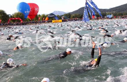 Ironman Austria. Schwimmstart. KLagenfurt, am 3.7.2011.
Foto: Kuess

---
pressefotos, pressefotografie, kuess, qs, qspictures, sport, bild, bilder, bilddatenbank