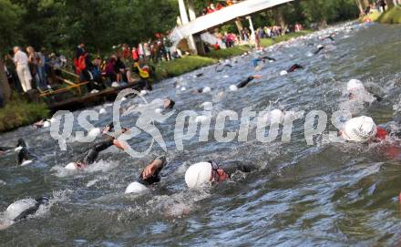 Ironman Austria. Schwimmstart. KLagenfurt, am 3.7.2011.
Foto: Kuess

---
pressefotos, pressefotografie, kuess, qs, qspictures, sport, bild, bilder, bilddatenbank