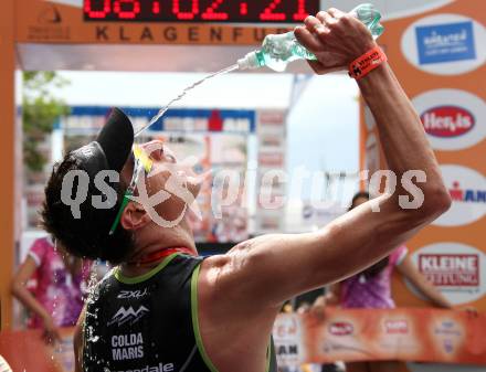 Ironman Austria Ziel. Michael Weiss (AUT) Klagenfurt am 3.7.2011 Foto: Kuess/ Goetzhaber

---
pressefotos, pressefotografie, kuess, qs, qspictures, sport, bild, bilder, bilddatenbank